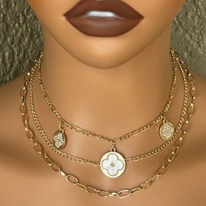 Chic Gold and White Clover Layered Necklace